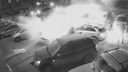 Неизвестные взорвали салют на парковке — залпы попали в машины. Видео