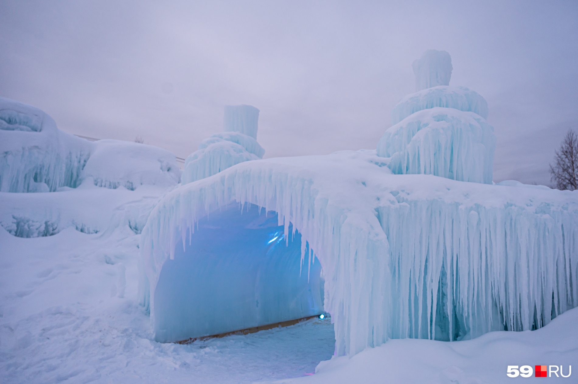 Композитные виниры кариес. Виниры-элайнеры snap-on smile. Swarovski скайсы. Керамокомпозитные виниры. Сделать зубы пермь.