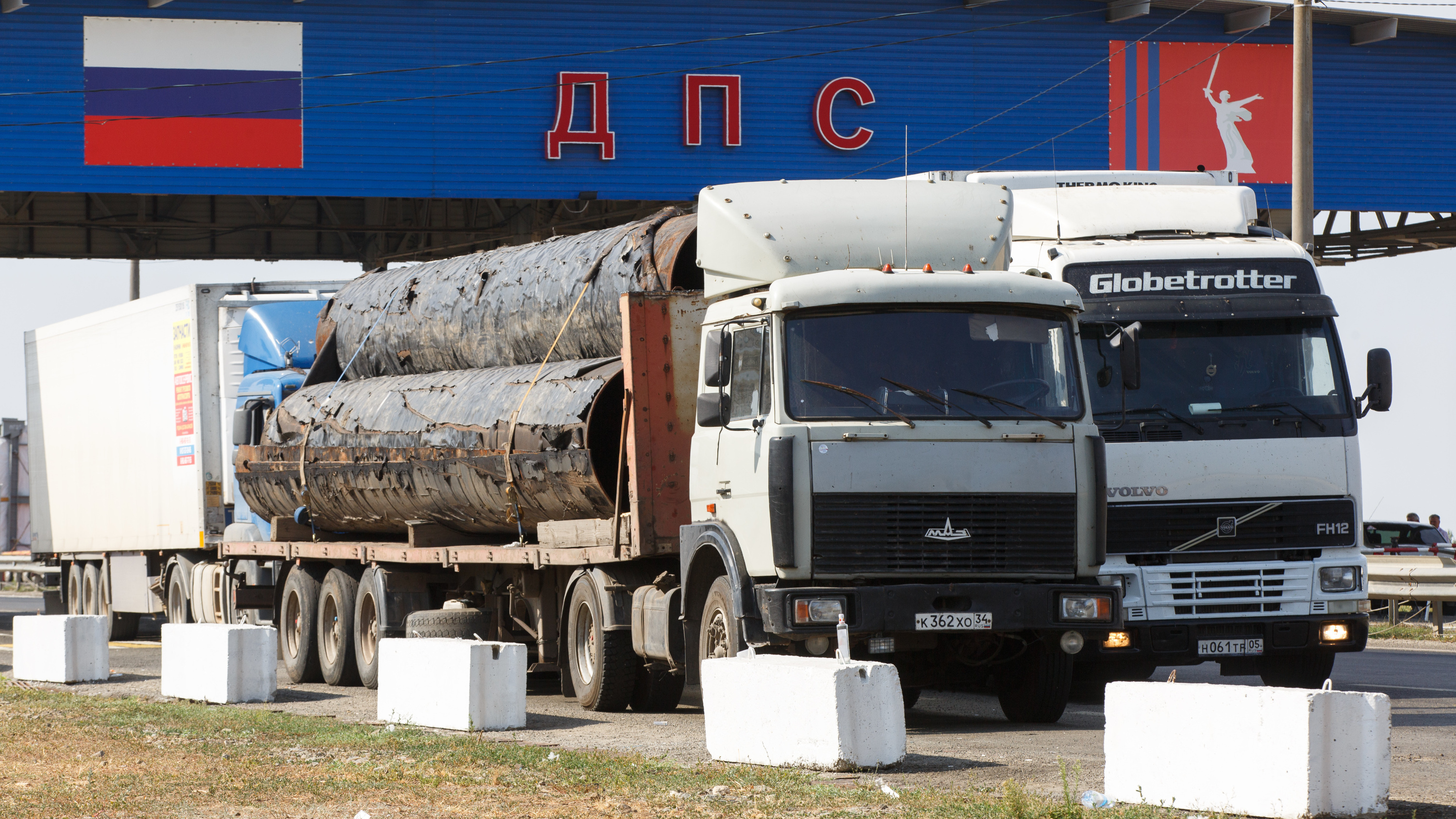 Дороги Волгоградской области попытаются закрыть для транзитных грузовиков