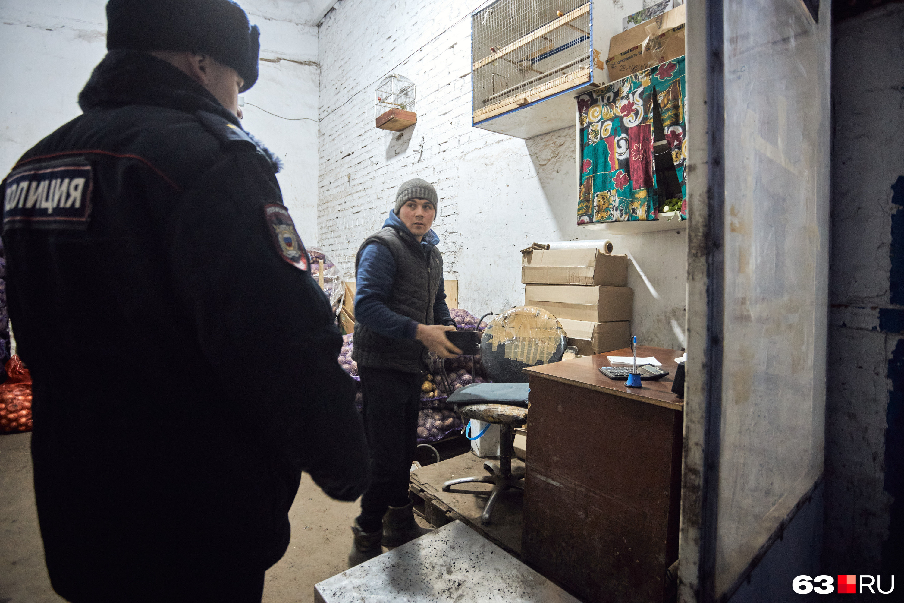 Визит полицейских стал для сотрудников овощебазы сюрпризом Визит полицейских стал для сотрудников овощебазы сюрпризом