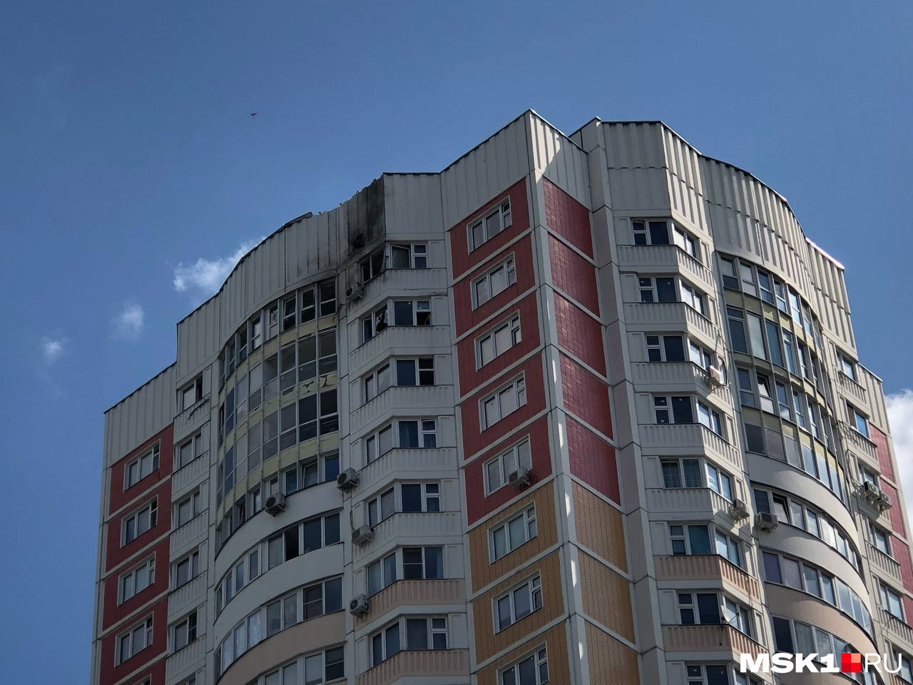 В домах разбиты стекла. Первая массовая атака дронов на Москву: онлайн-трансляция