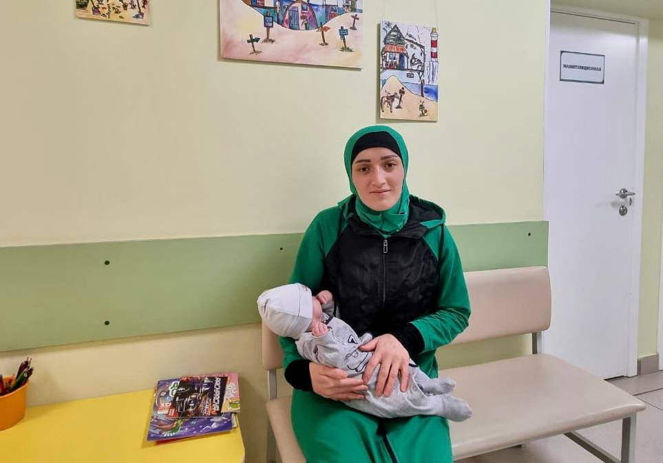 Врачи спасли трехмесячного младенца — его на бизнес-джете доставили из Екатеринбурга в Москву на сложную операцию