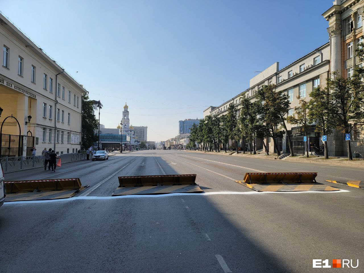 В Екатеринбурге перекрыли главную улицу в центре города