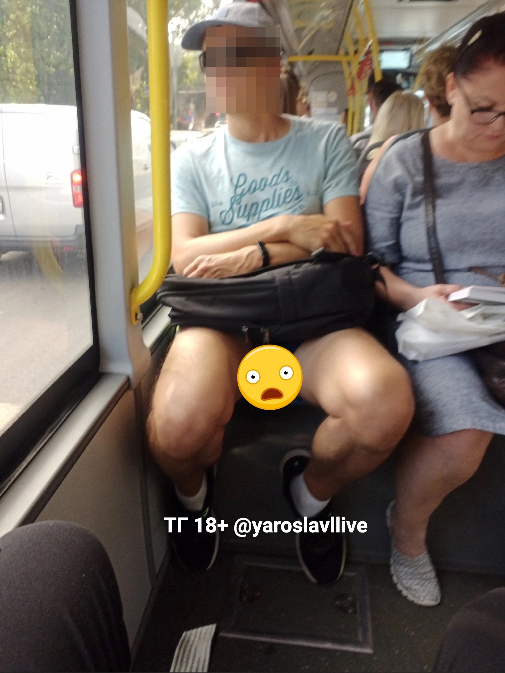 Гей порно видео У мужика встал в автобусе. Смотреть У мужика встал в автобусе онлайн