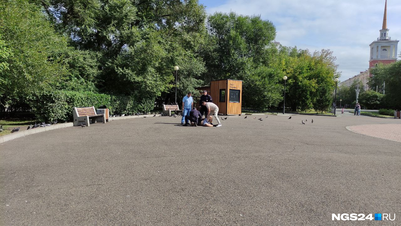 Момент задержания после попытки сбежать Момент задержания после попытки сбежать