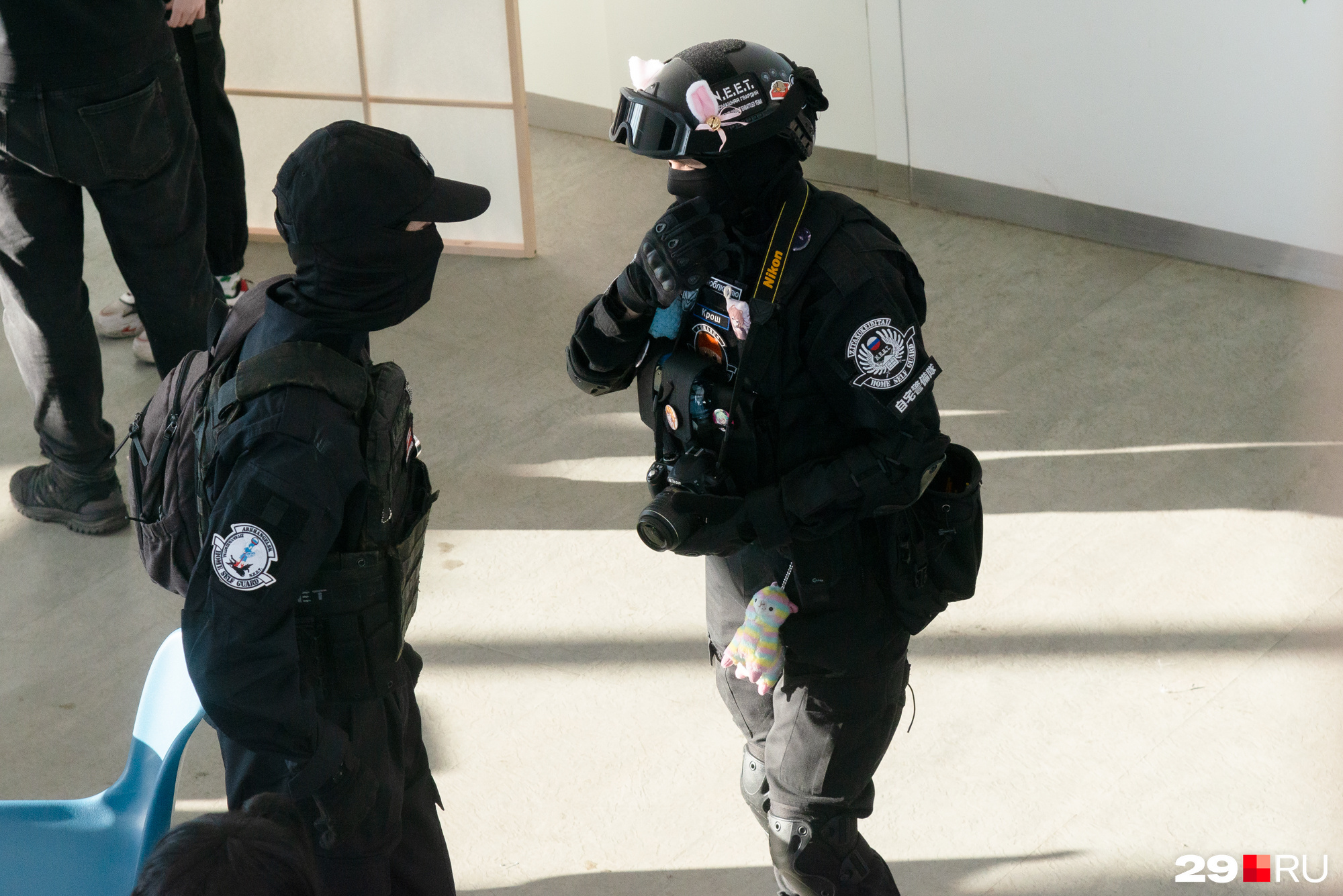 Это не силовики на фестивале, а у участников такие костюмы Это не силовики на фестивале, а у участников такие костюмы