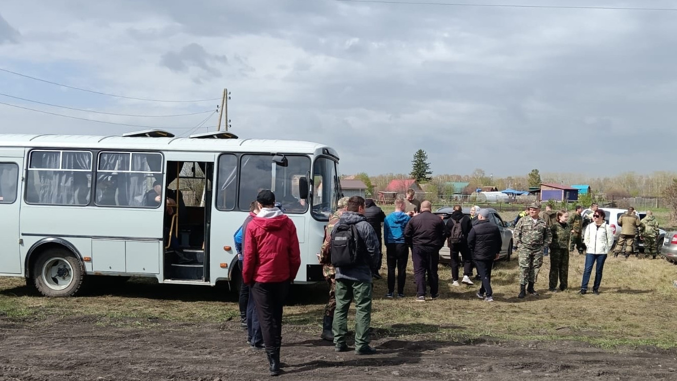 В Свердловской области двести человек ищут пропавшего мужчину, который заблудился среди болот