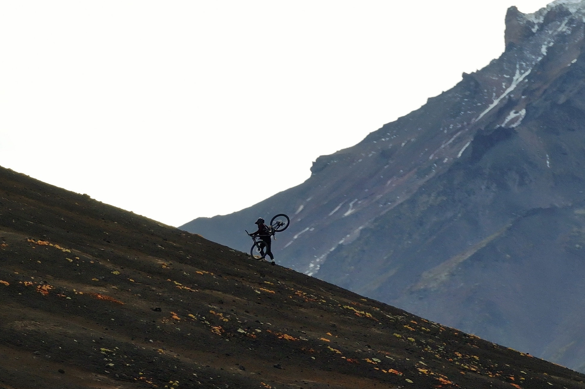 Забайкалец Евгений Курников поучаствовал в съемках фильма на вулканах