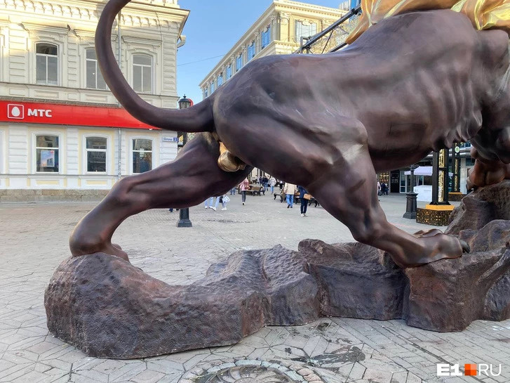 Лев из бетона. Скульптура на заказ