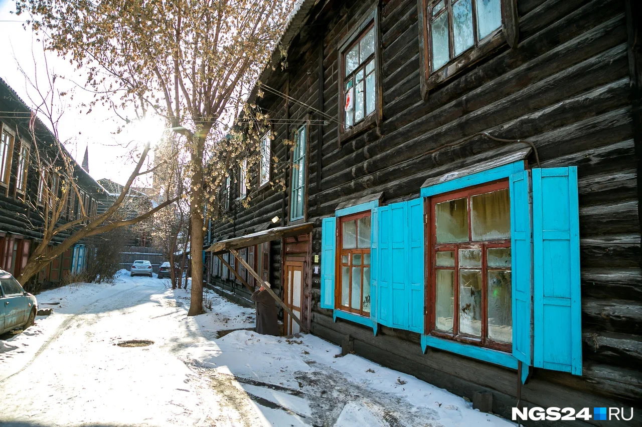 Переехавшая в Москву жительница Енисейска узнала, что 10 лет назад снесли ее дом. Всё это время она платила за него коммуналку