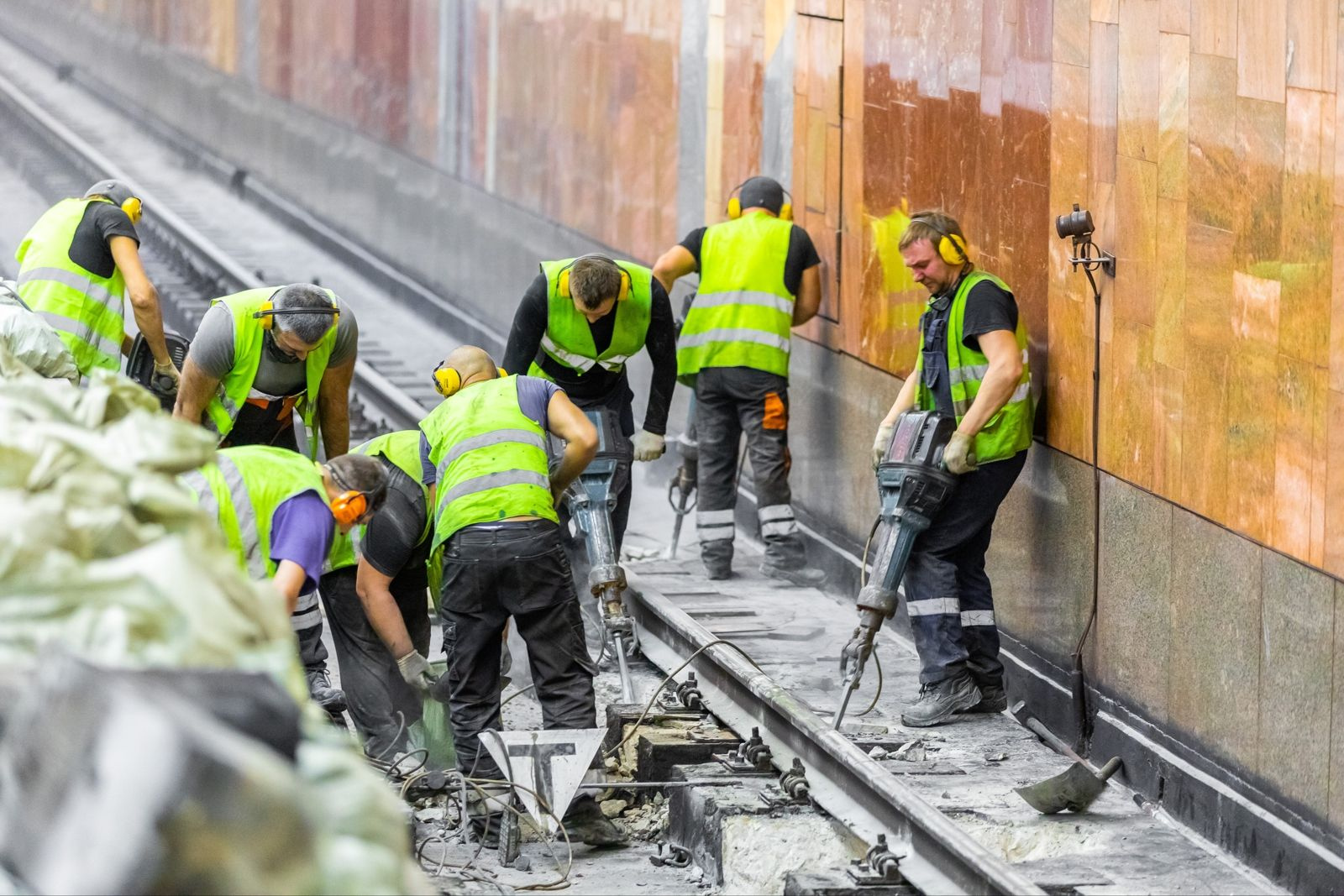 Чем метро в Москве отличается от Петербурга - 19 ноября 2023 - ФОНТАНКА.ру