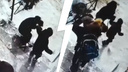 Момент падения ледяной глыбы на девушку с ребенком в Ярославле попал на видео