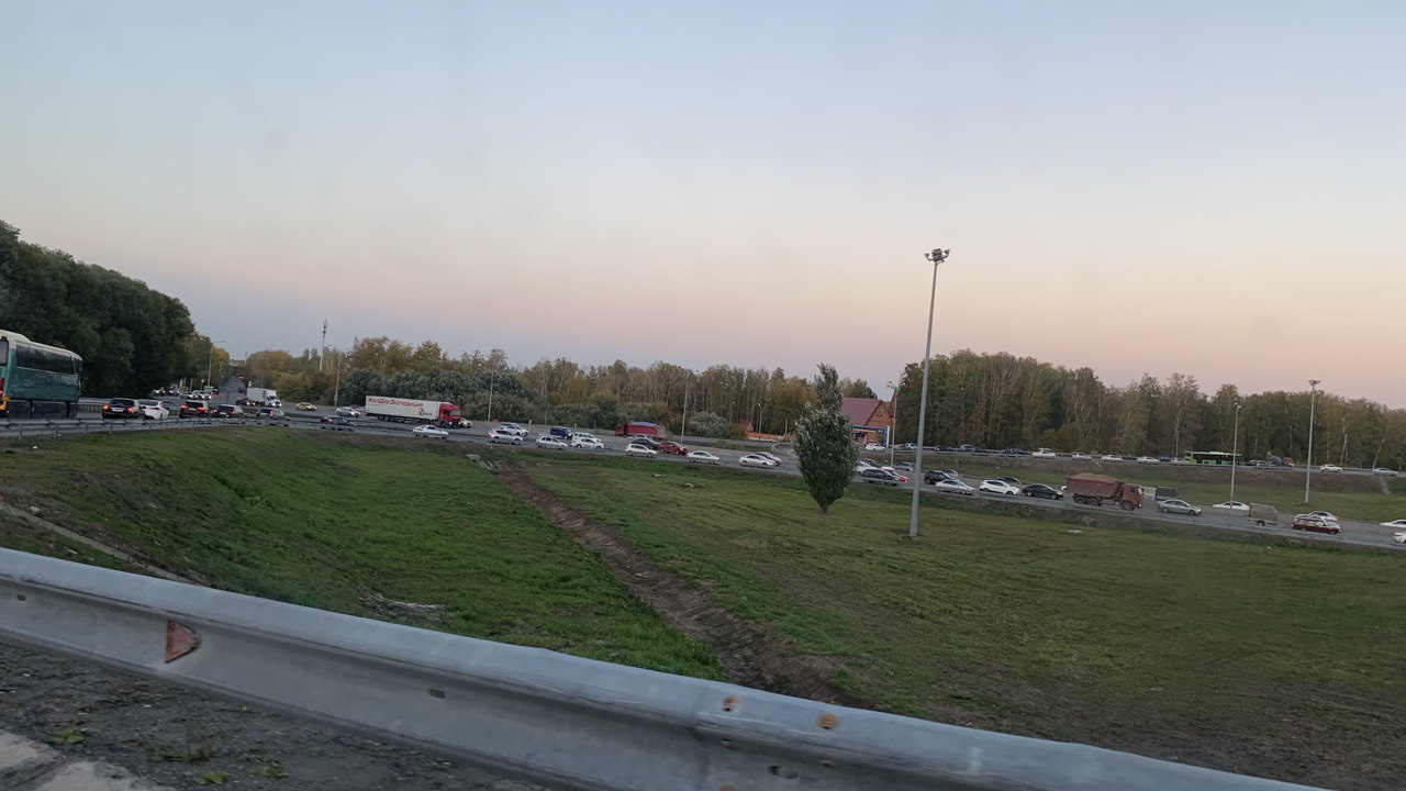 На тюменской объездной большая пробка из-за аварии