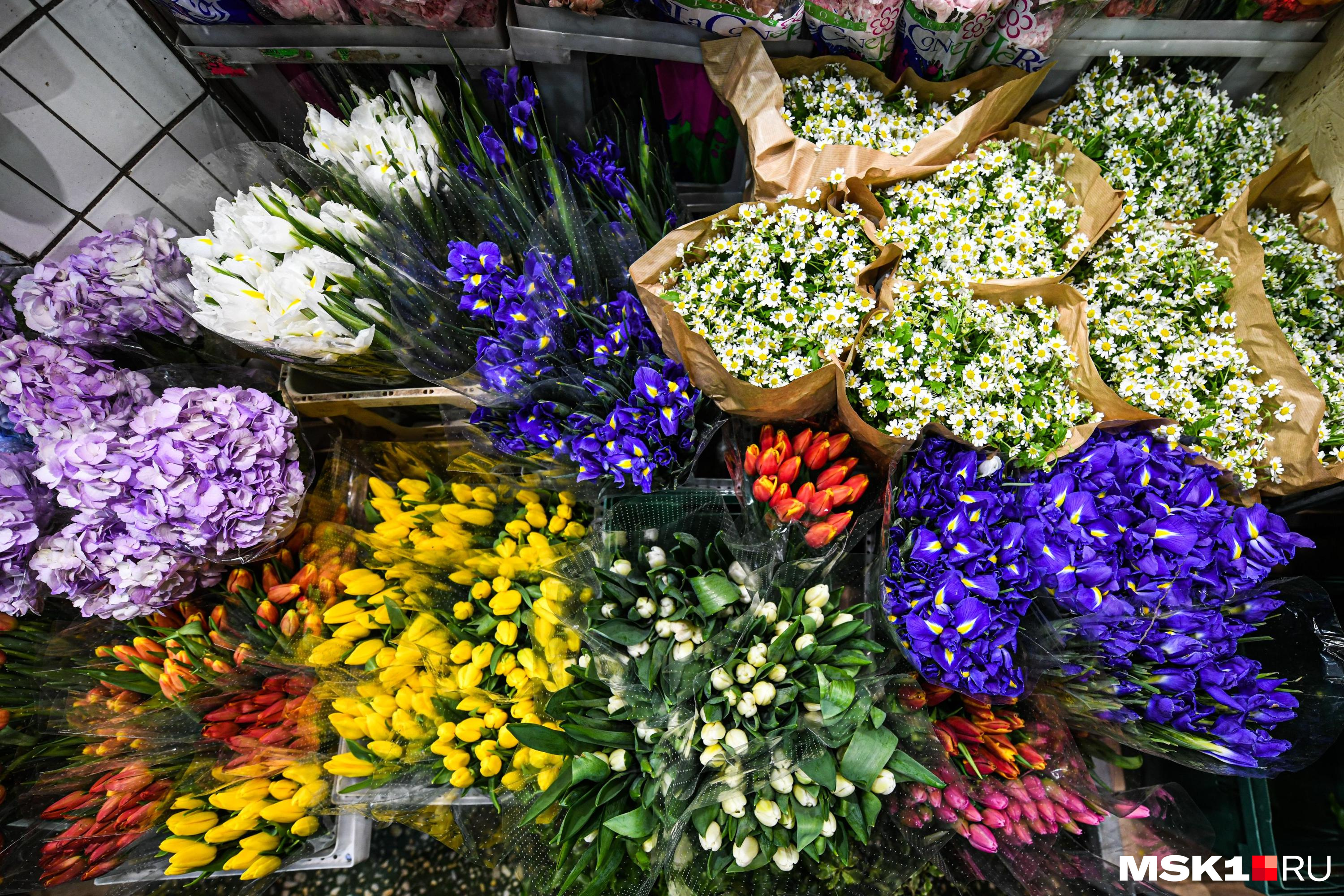 Надо было покупать заранее! В Екатеринбурге «сломалось» крупнейшее приложение по покупке цветов