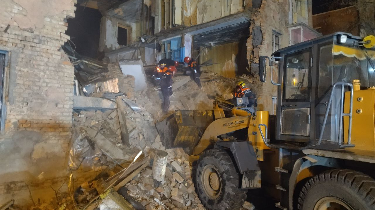 Спасатели окончательно разобрали завалы обрушившегося дома на Молодогвардейской