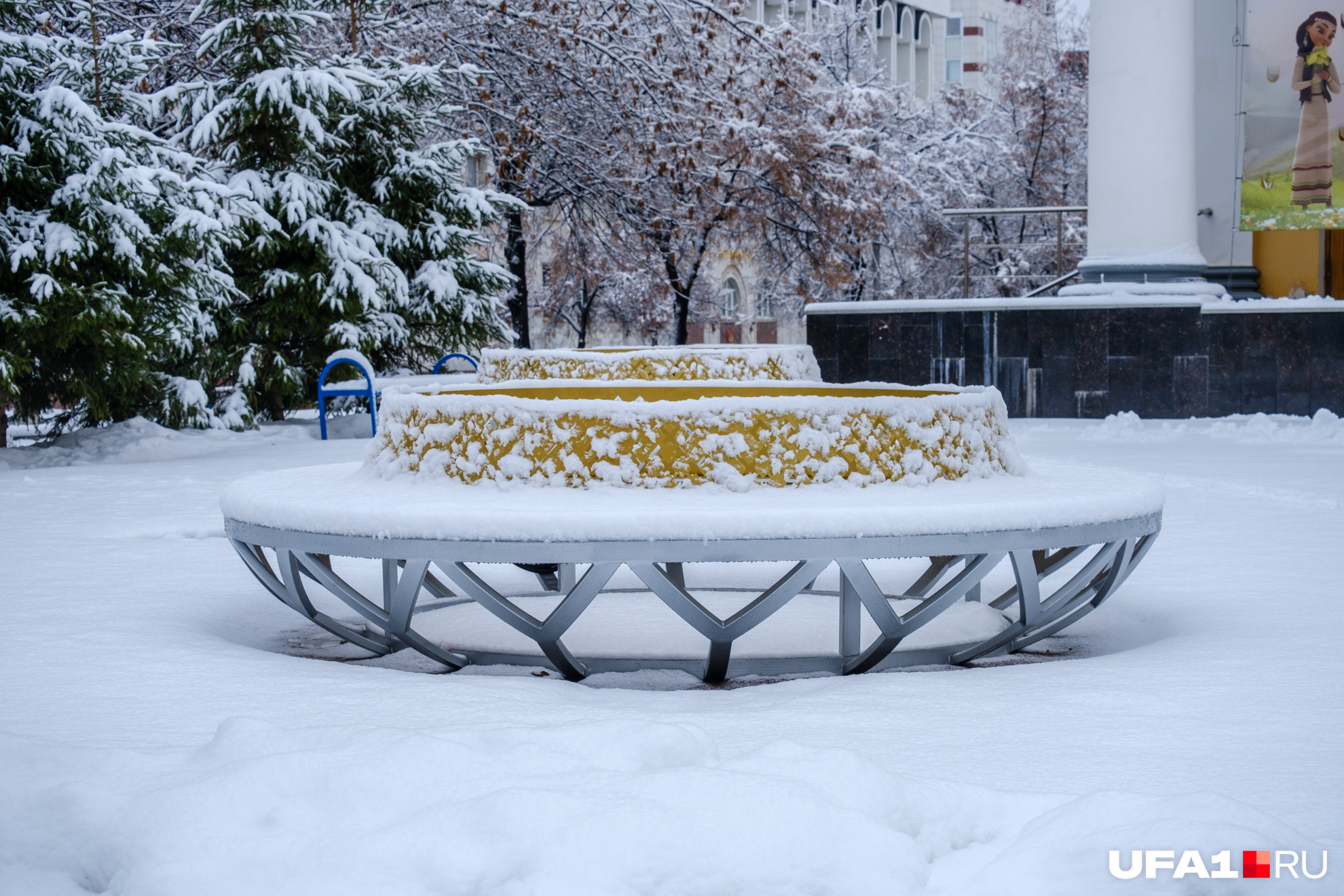 Можно поиграть в «Горячие стулья», например