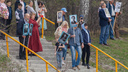 Грозная техника, «Бессмертные полки» и поющие дети: как День Победы проходит в разных районах Новосибирска