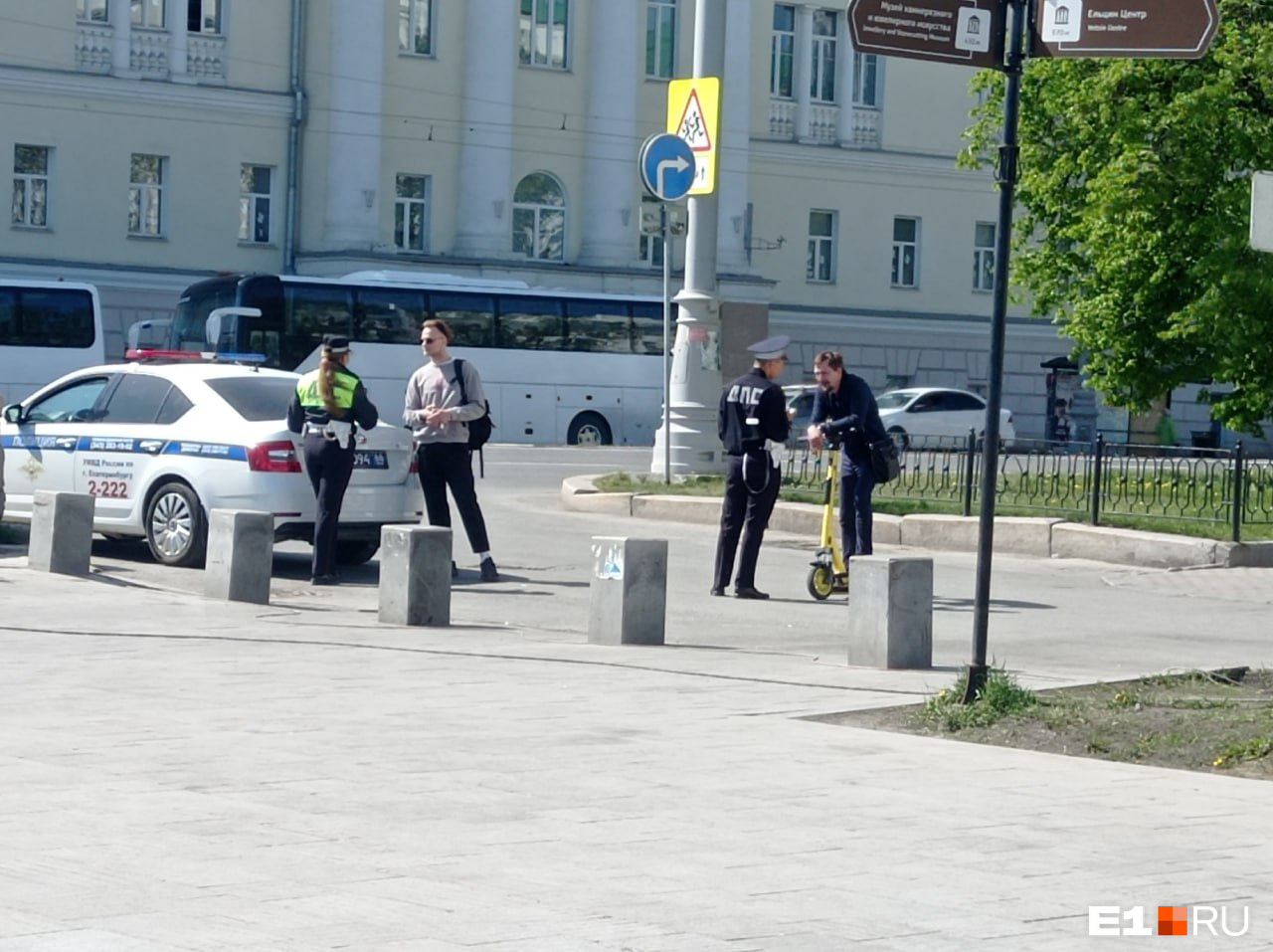 В центре Екатеринбурга ГИБДД устроила засаду на самокатчиков