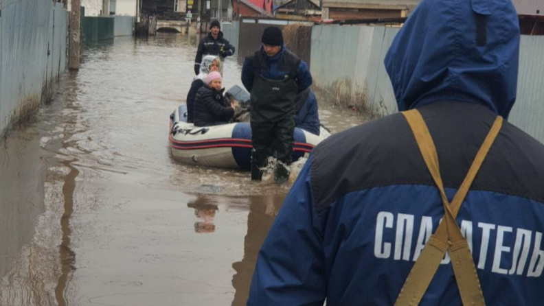 «У нас больше нет времени на уговоры»: мэр Оренбурга решил принудительно эвакуировать людей из-за потопа