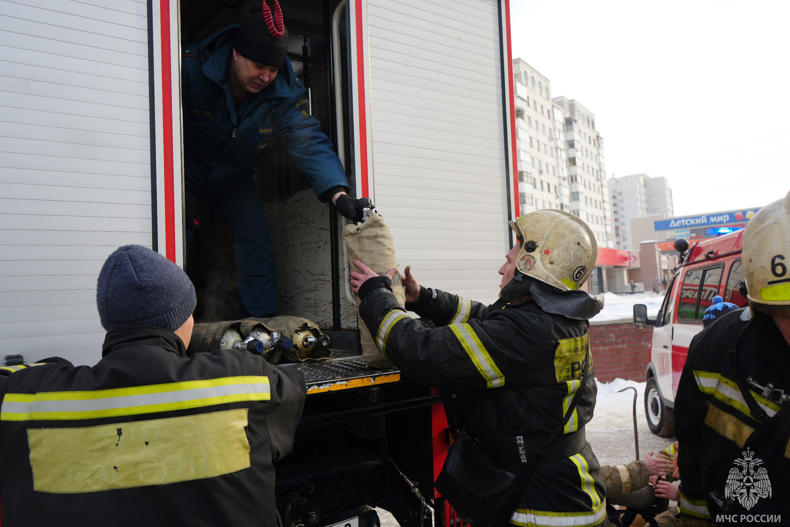 Прасолов алексей александрович мчс. Мчс пресс. Пресс секретарь мчс. Мчс пресс. Никора мчс.