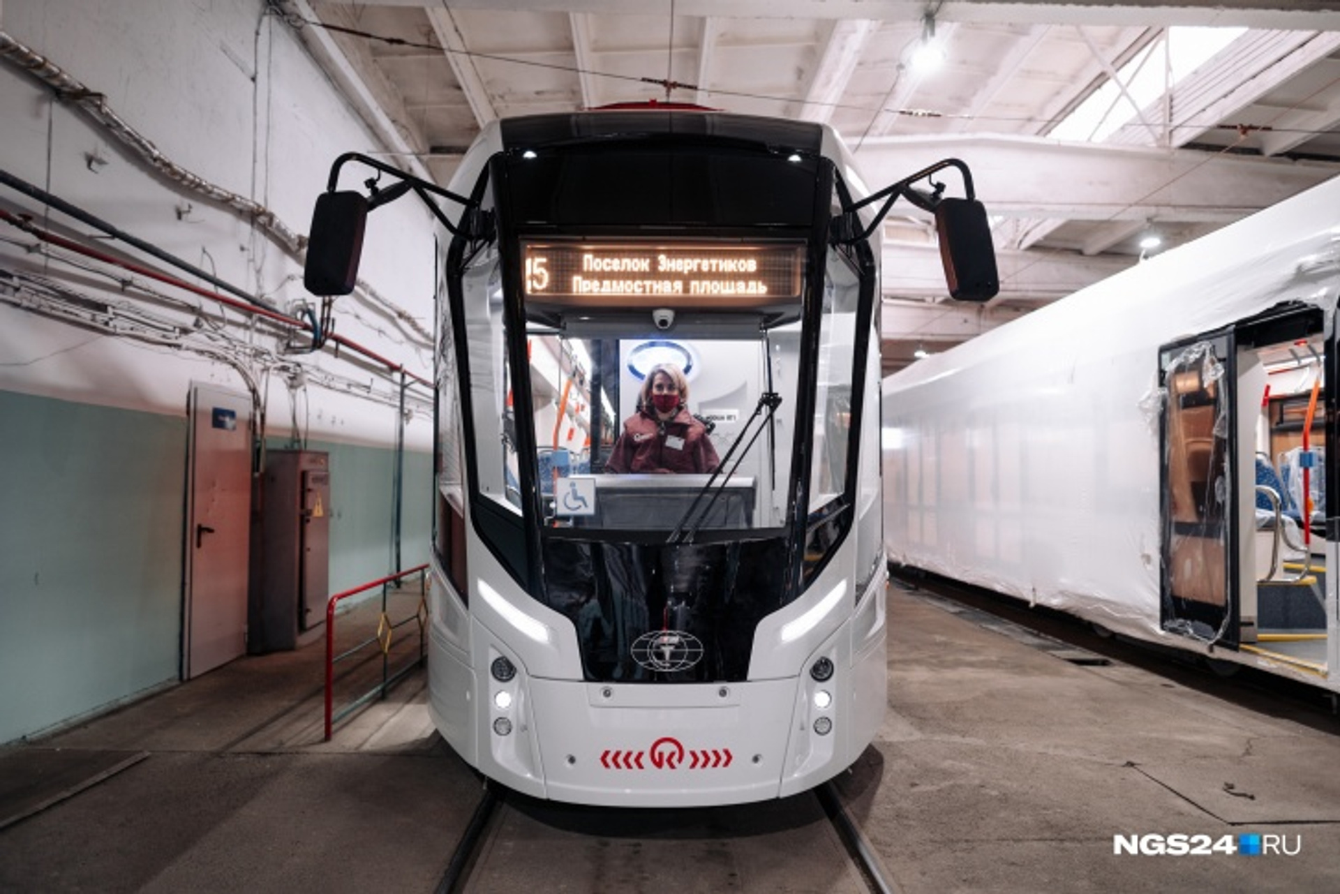 Власти Красноярска подписали соглашение о передаче трамвайной сети москвичам