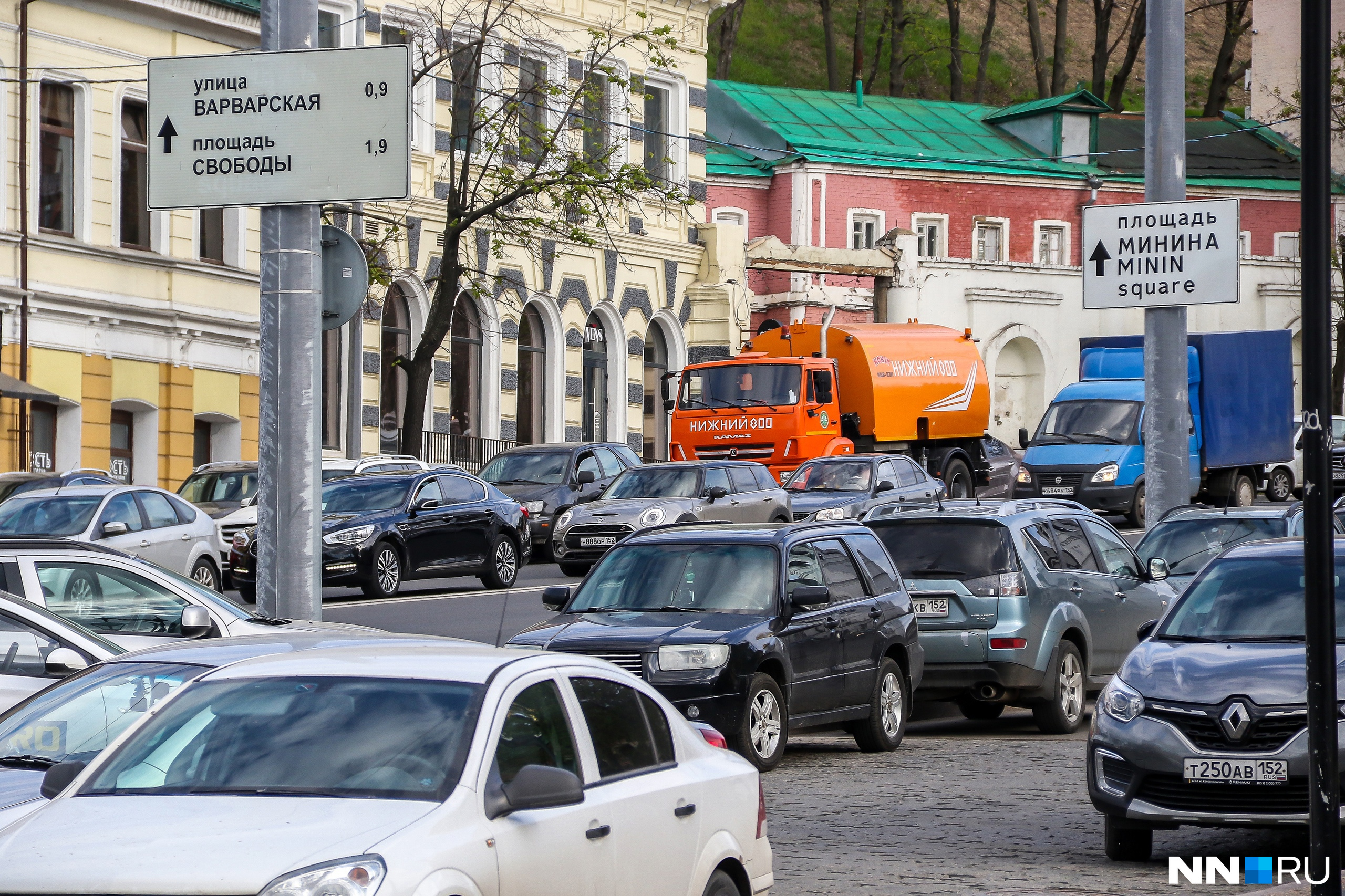 9 баллов из 10. Нижний Новгород сковали многокилометровые пробки — где обстановка хуже всего