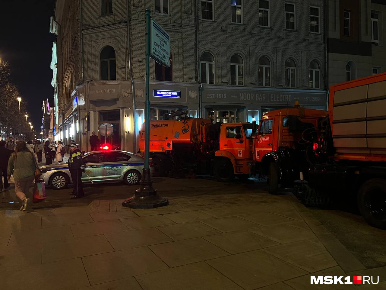 Некоторые выходы из метро тоже были закрыты