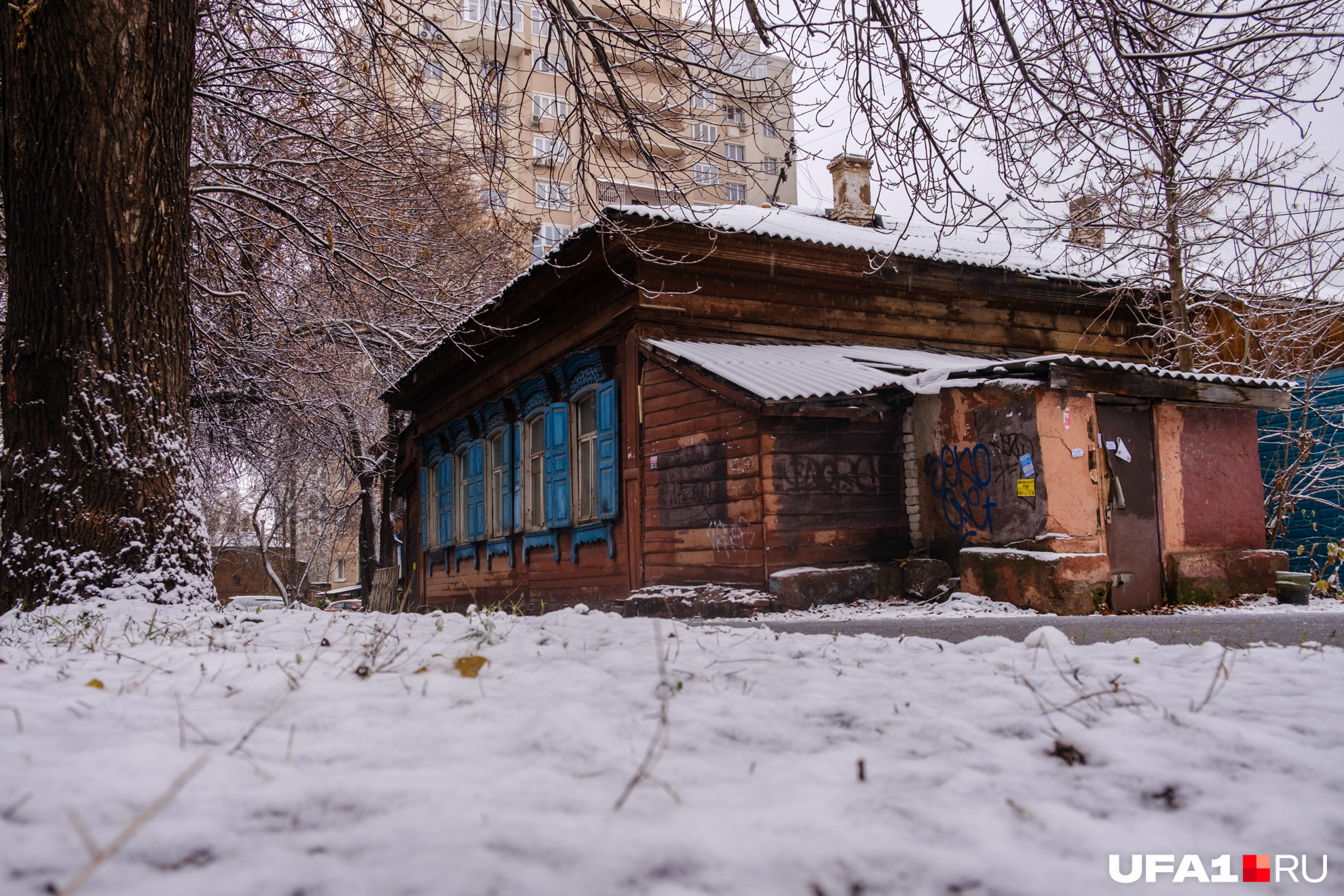 Внешне они вовсе выглядят нежилыми