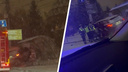 Возле театра «Глобус» внедорожник влетел в остановку — видео с места аварии