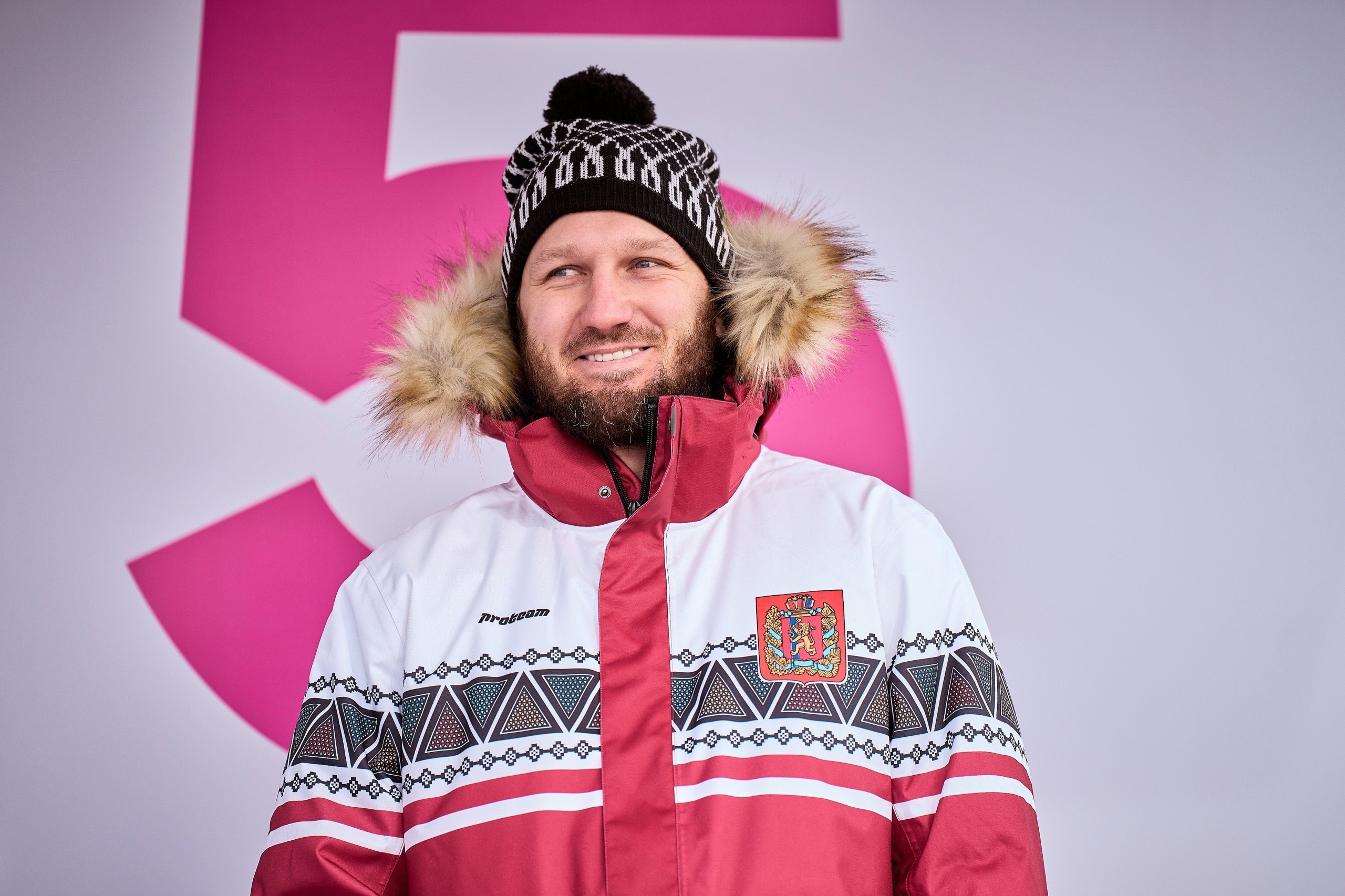 «Подвыгорел даже»: красноярский сноубордист Николай Олюнин попал в шоу «Титаны» на ТНТ