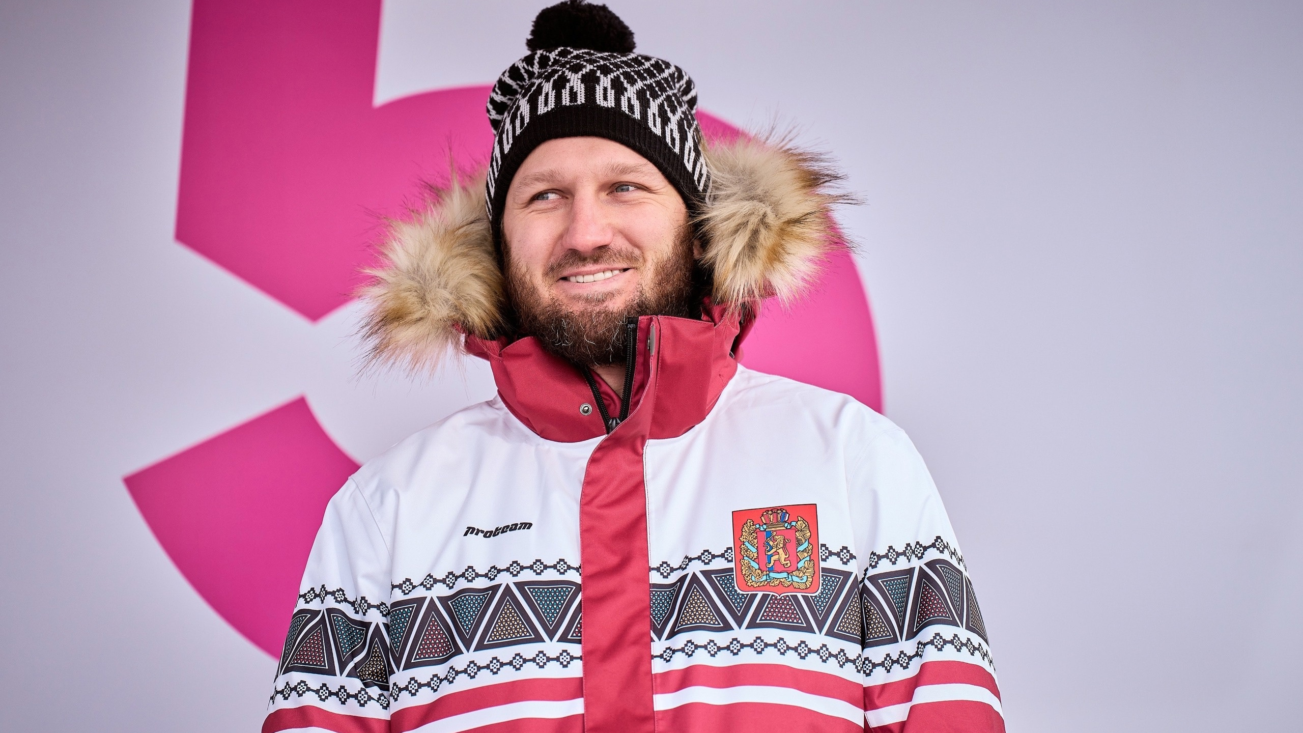«Подвыгорел даже»: красноярский сноубордист Николай Олюнин попал в шоу «Титаны» на ТНТ