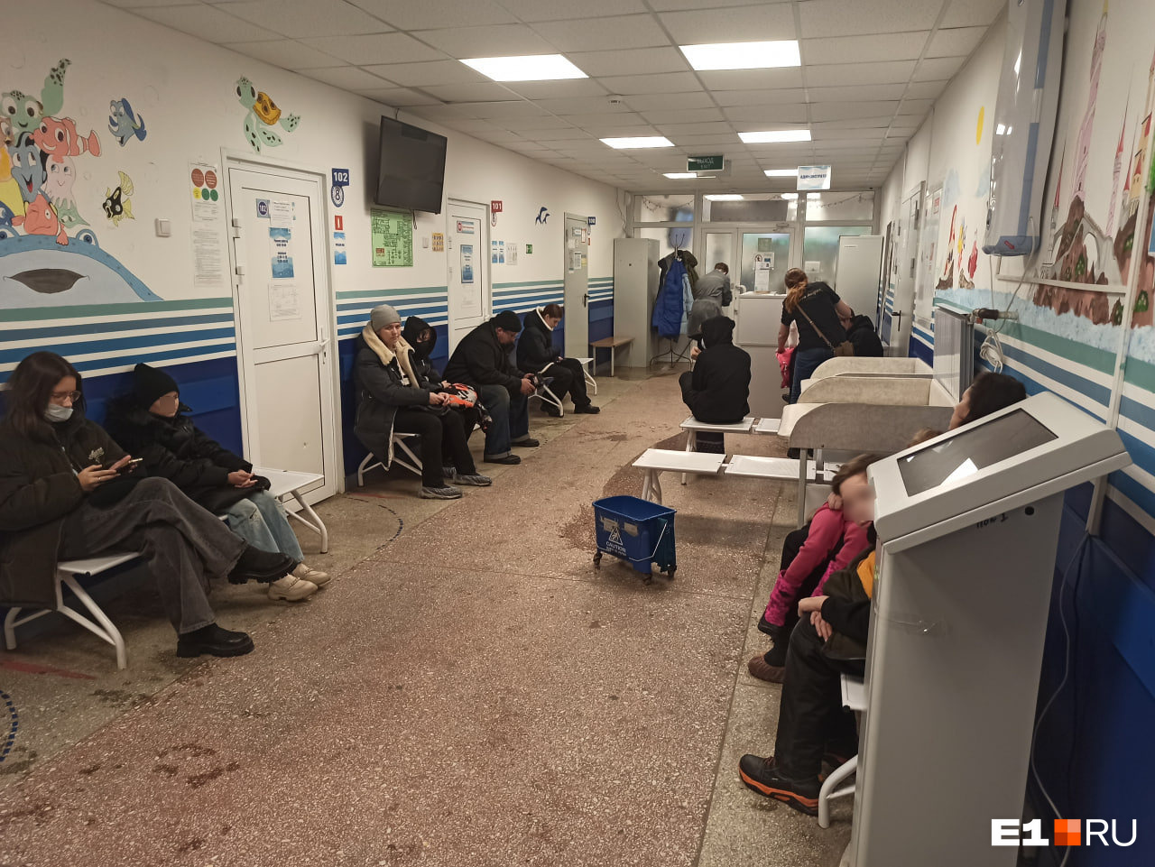 «Рабочий день закончился и всё». В Екатеринбурге не приняли простуженных детей из-за рабочего графика