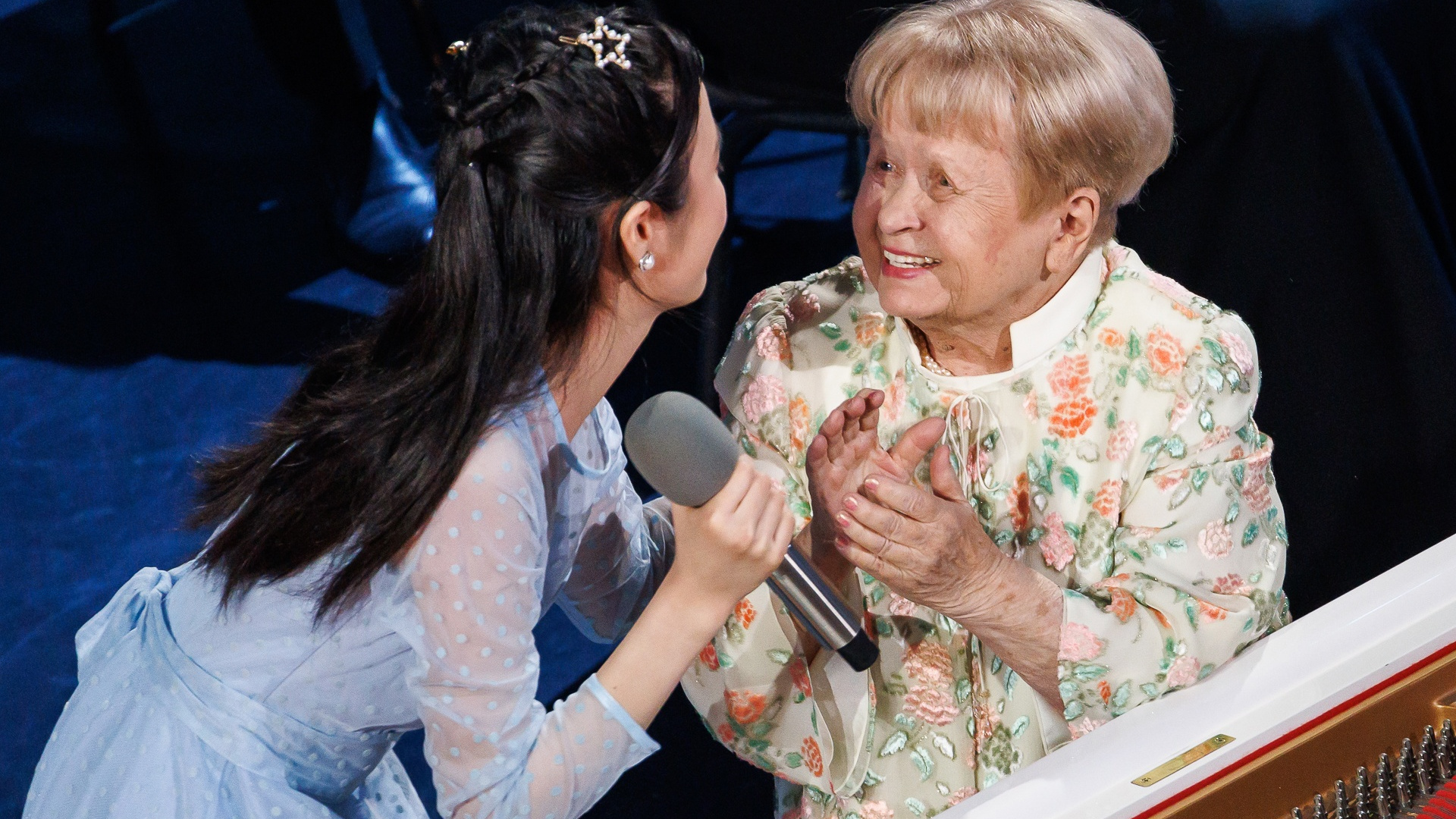 «Она такая невероятная»: смотрим, как прошел юбилейный концерт Александры Пахмутовой в Волгограде