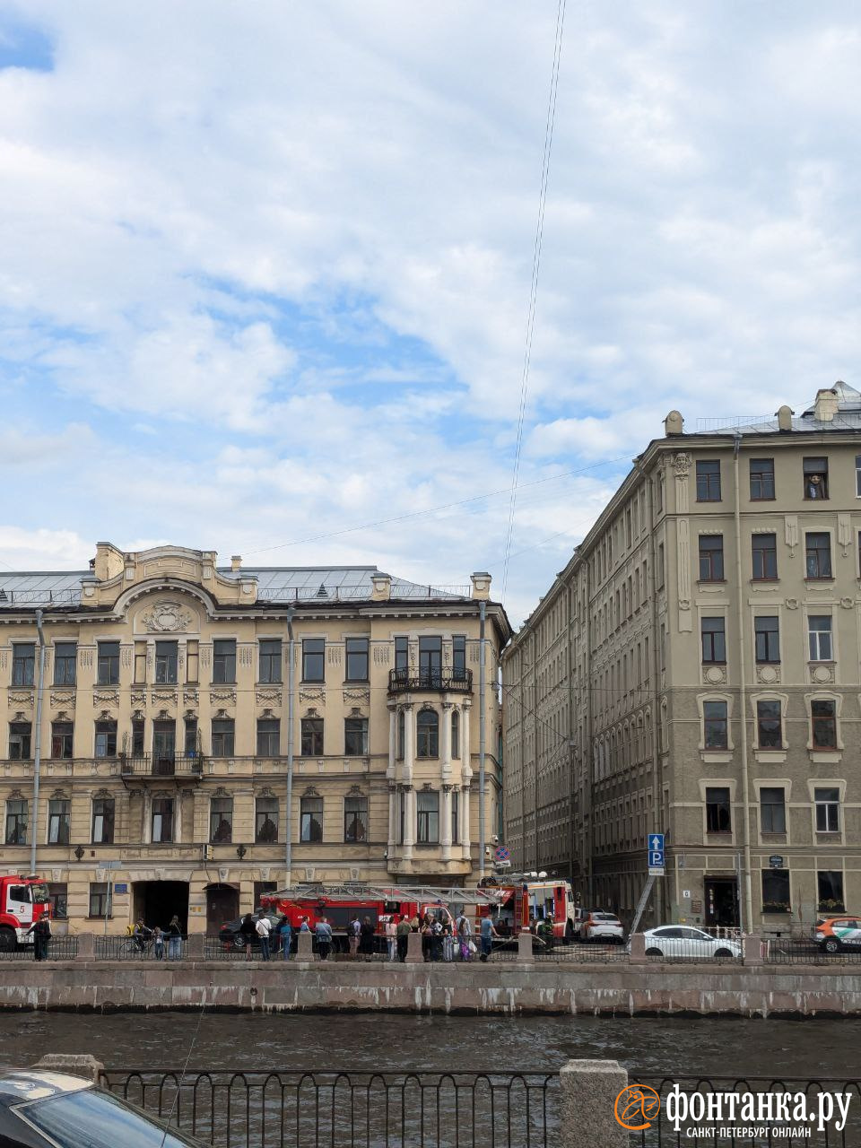 Квартирный пожар собрал парад пожарной техники на набережной Фонтанки |  24.06.2024 | Санкт-Петербург - БезФормата