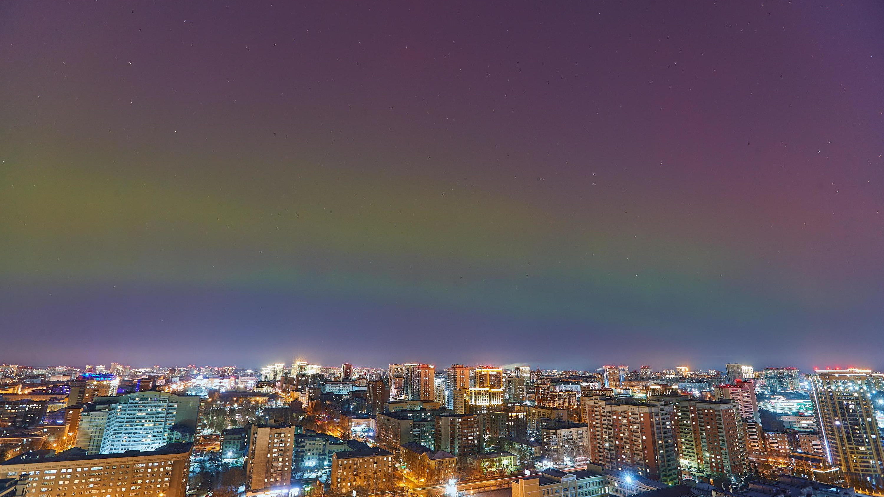 Полярные сияния по всей России: в Пасху на Земле прогнозируют магнитную бурю