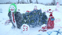 Снеговик-Джокер и розовое нечто: у ЛДС прошел конкурс снежных баб — рассматриваем самые странные и нелепые фигуры