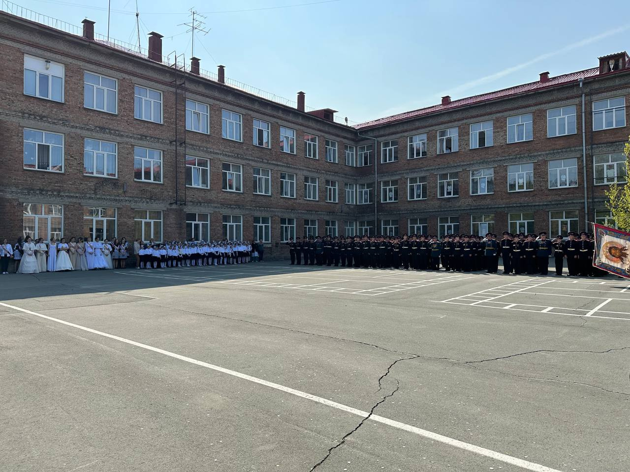 Корпус находится на улице Красногорской, 54 Корпус находится на улице Красногорской, 54