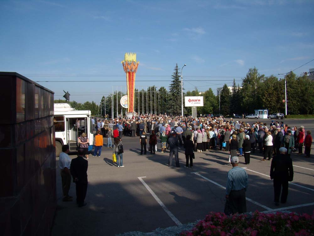 Митинг собрал более 300 пенсионеров, писали в СМИ