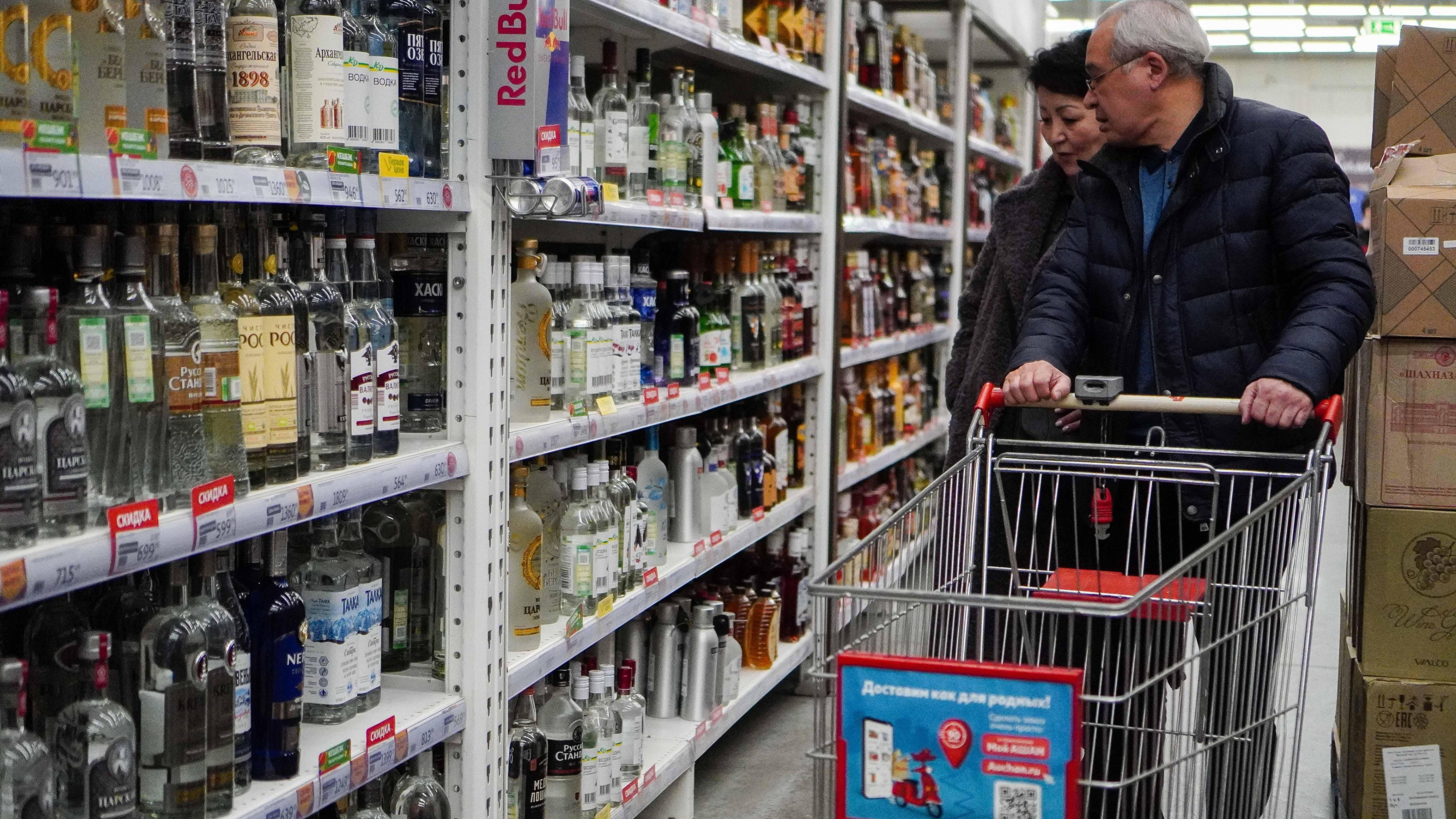 В Мурманске ограничат продажу спиртного в жилых домах: закроют ли алкошопы