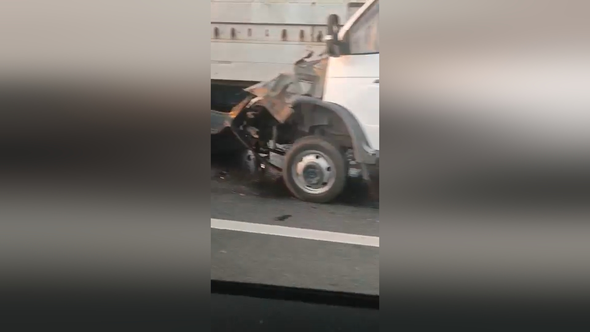 Кабины просто нет, водитель мёртв. Полиция показывает жёсткое ДТП на Московском шоссе