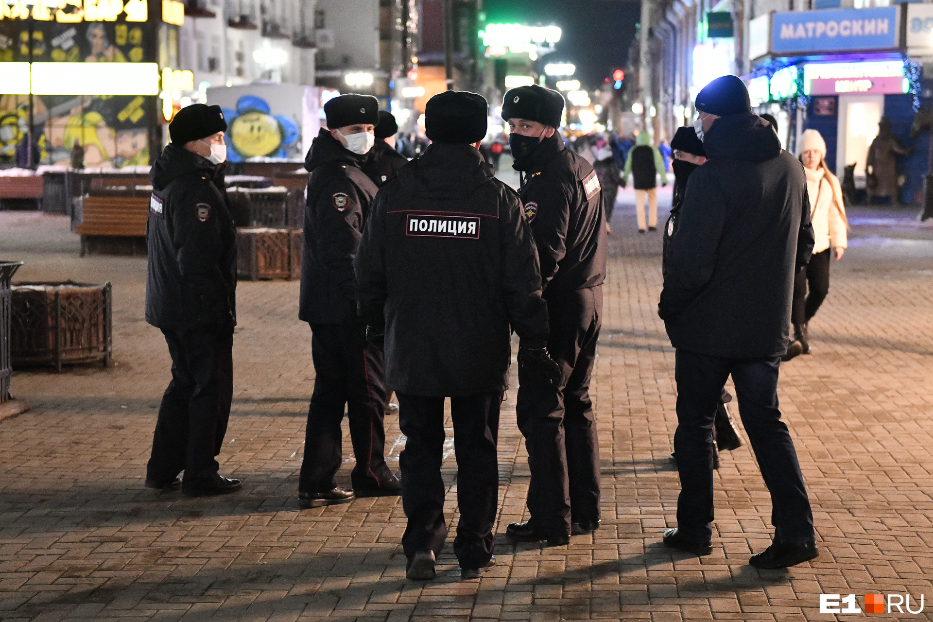 «Такого не было никогда». В Екатеринбурге сразу несколько десятков полицейских положили рапорты на стол