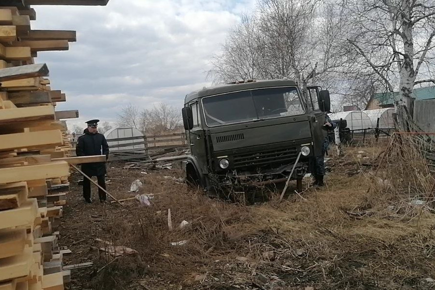 Поддельные подписи и розыск: сибирячка купила три автомобиля, но не может их получить — два оказались разобраны, третий пропал