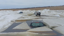 В Северодвинске под лед провалились три автомобиля: как выглядит место происшествия