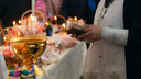 За день до Пасхи: смотрите, как в главном храме Архангельска освящают куличи и яйца
