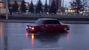 Водитель заниженного «Таза» застрял на дороге в Челябинске и схватил четыре протокола от ГИБДД