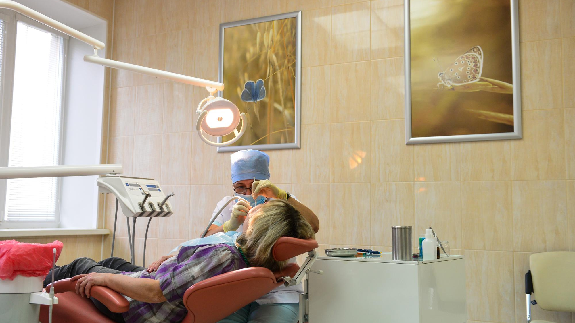 Пломба по цене айфона? Московские стоматологи объяснили, почему лечить зубы стало так дорого
