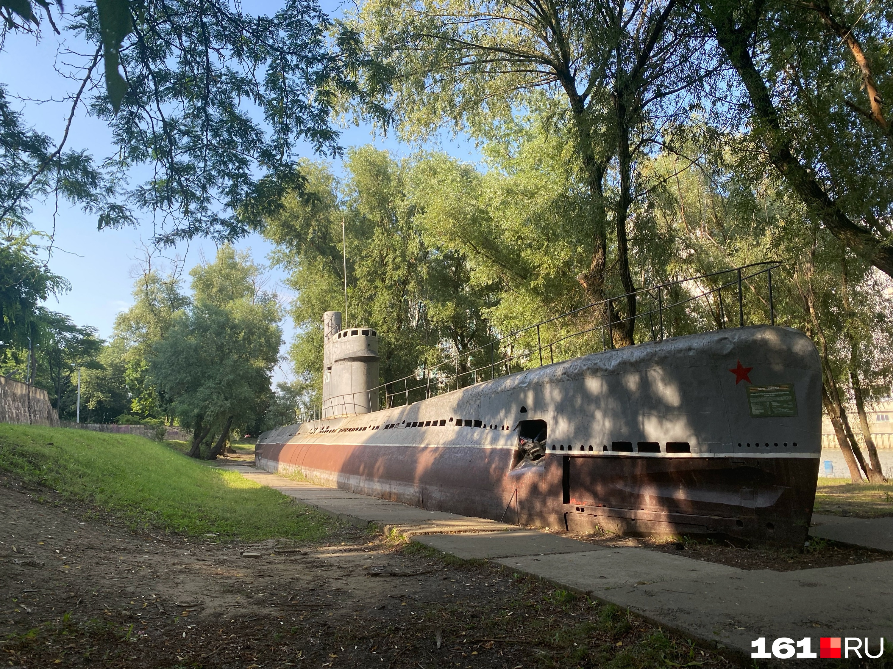 В краснодарском Парке 30-летия Победы стоит советская подлодка «М-261», десятилетия служившая Черноморскому флоту