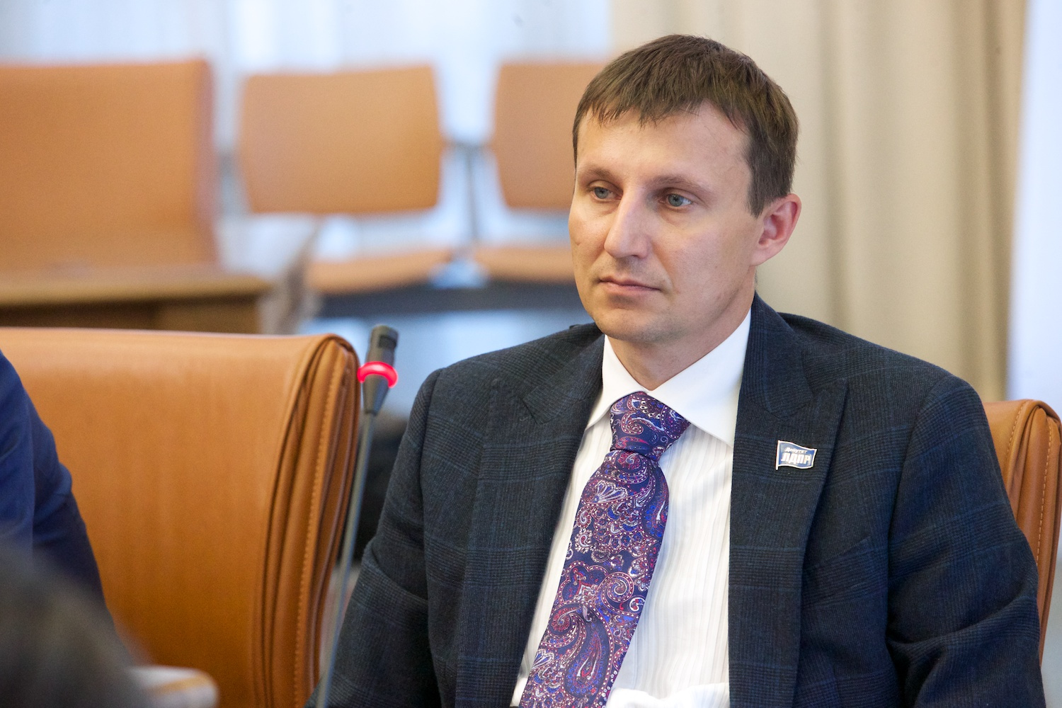 Александр Глисков успел поработать не только в краевом ЗС, но и в горсовете Красноярска, где он был вице-спикером парламента столицы края Александр Глисков успел поработать не только в краевом ЗС, но и в горсовете Красноярска, где он был вице-спикером парламента столицы края