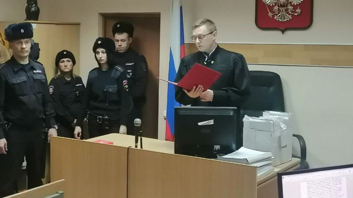 Генерала, врача и риелторшу из Екатеринбурга отправили за решетку за изнасилование 15-летней школьницы