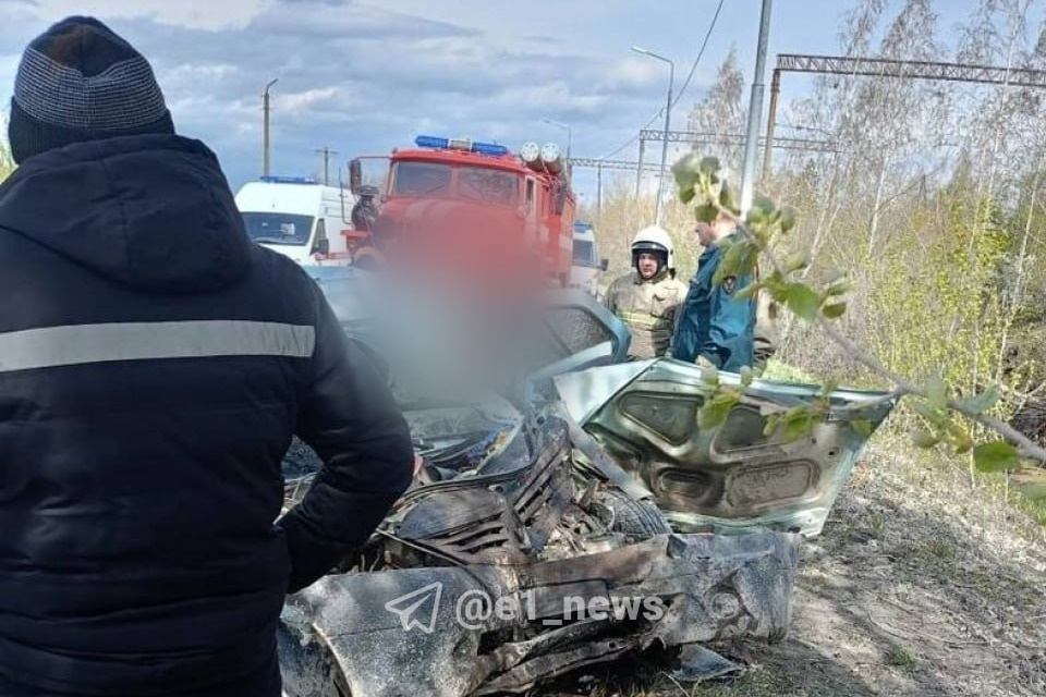 «Умер еще до аварии». Появились подробности смертельного ДТП на Урале, где таксист вылетел на встречку под КАМАЗ
